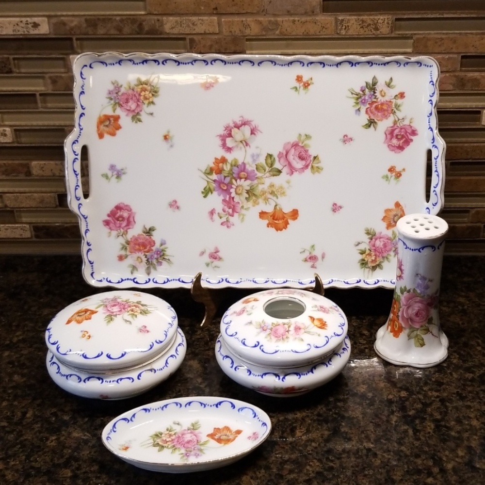 Antique  vanity/dresser set. Porcelain 1800s